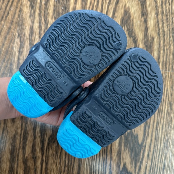 Baby crocs size 5 nwot - Picture 2 of 2